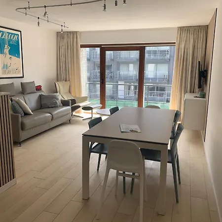 Stylish Coastal Retreat, Cleaning Included Nieuwpoort
